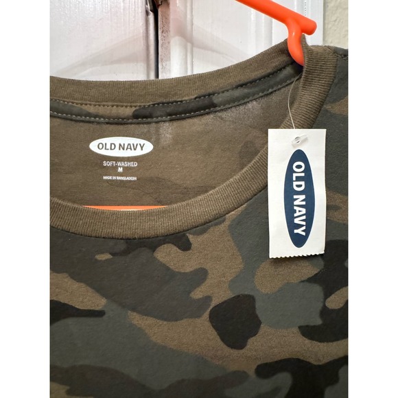 Camo shirt new with‎ tags - Picture 3 of 3